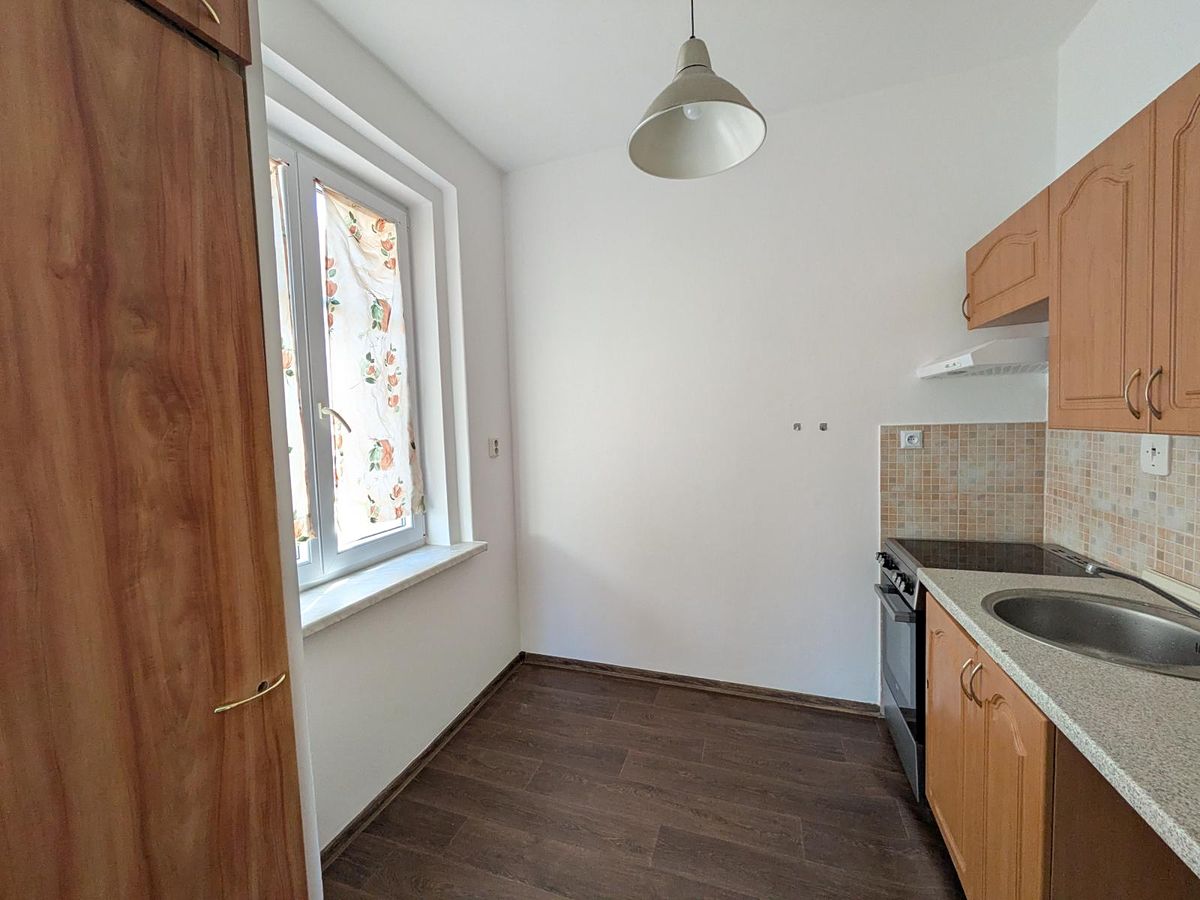 Pronájem bytu 1+1 35 m² – fotografie 3