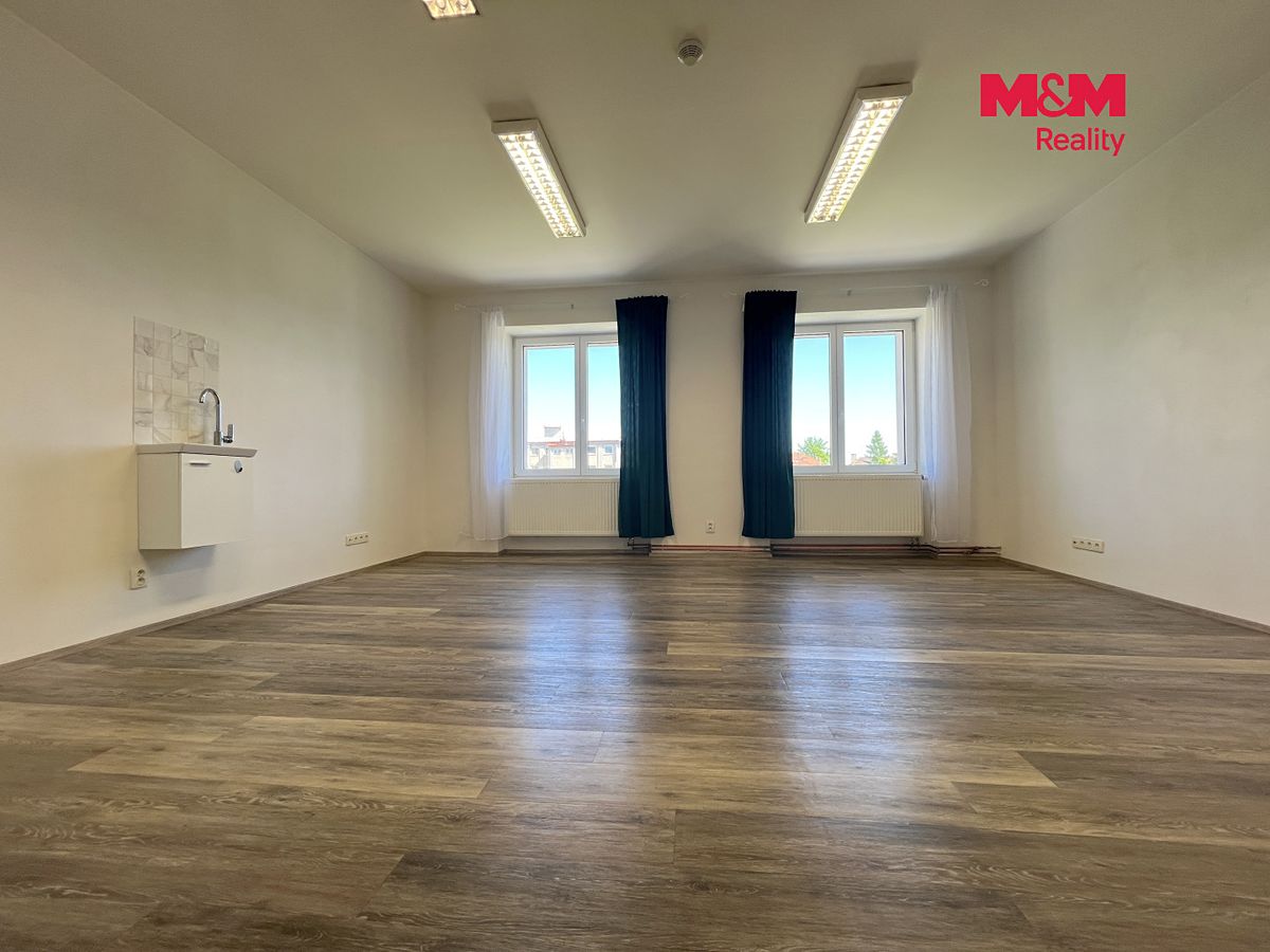 Pronájem kanceláře 34 m² – fotografie 3
