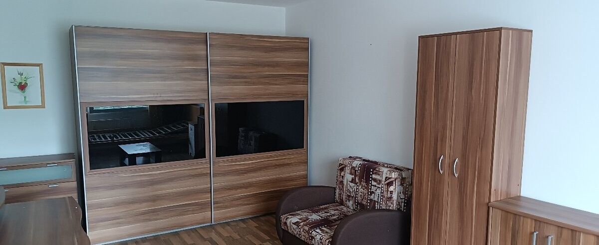 Pronájem bytu 1+1 38 m²