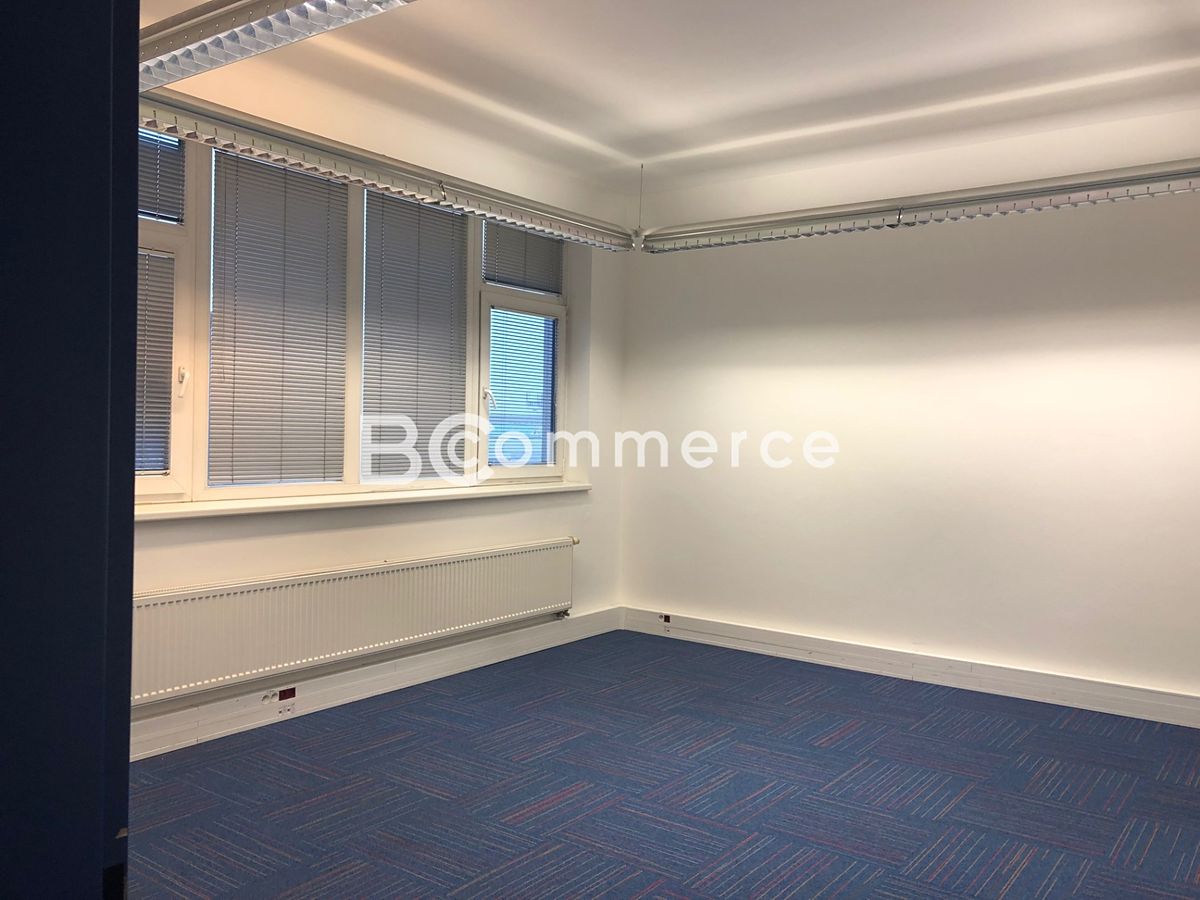 Pronájem kanceláře 135 m² – fotografie 2