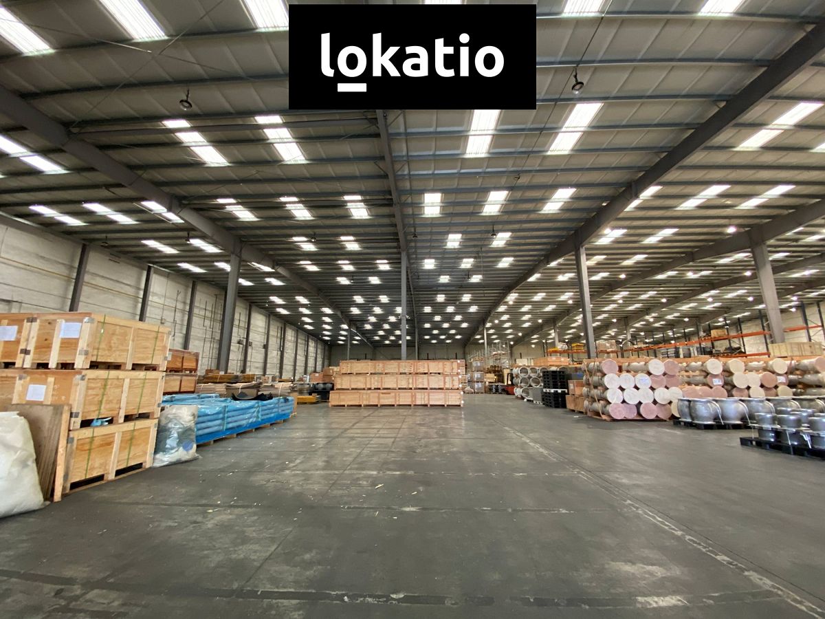 Pronájem skladového prostoru 1900 m²