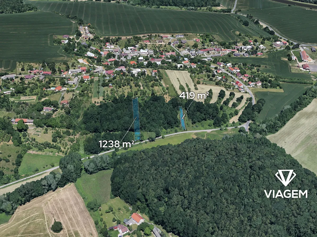 Prodej podílu 3/8 pole 516 m²
