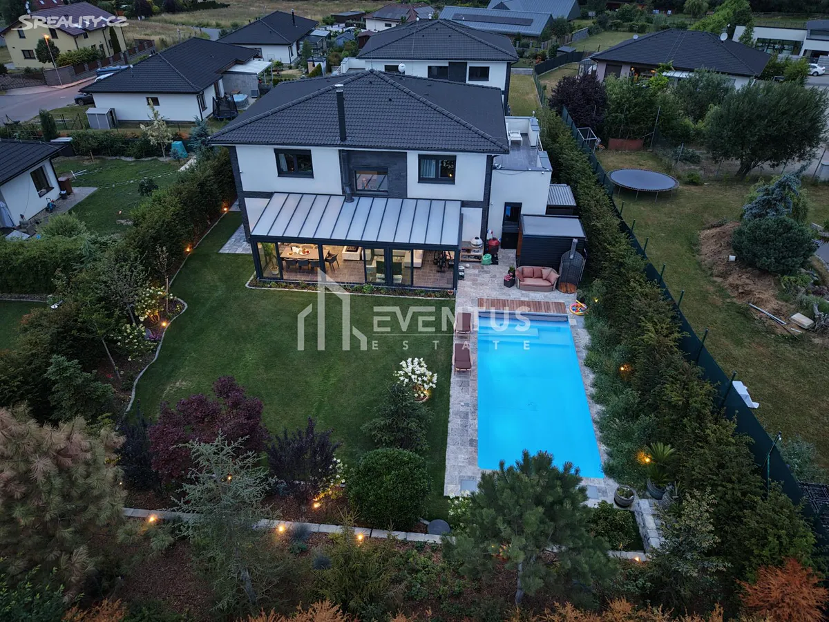 Prodej rodinného domu 307 m², pozemek 1005 m², Psáry