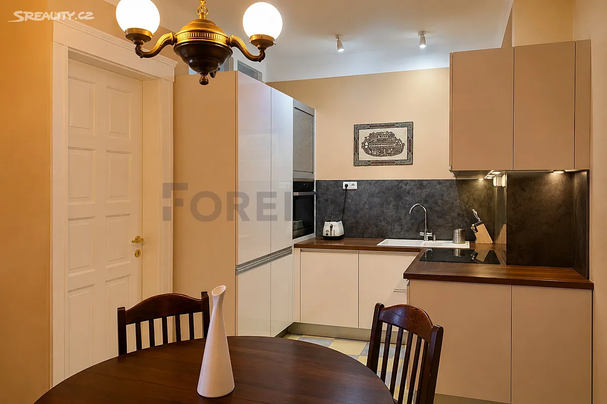 Pronájem bytu 3+kk 73 m² – pohled 2