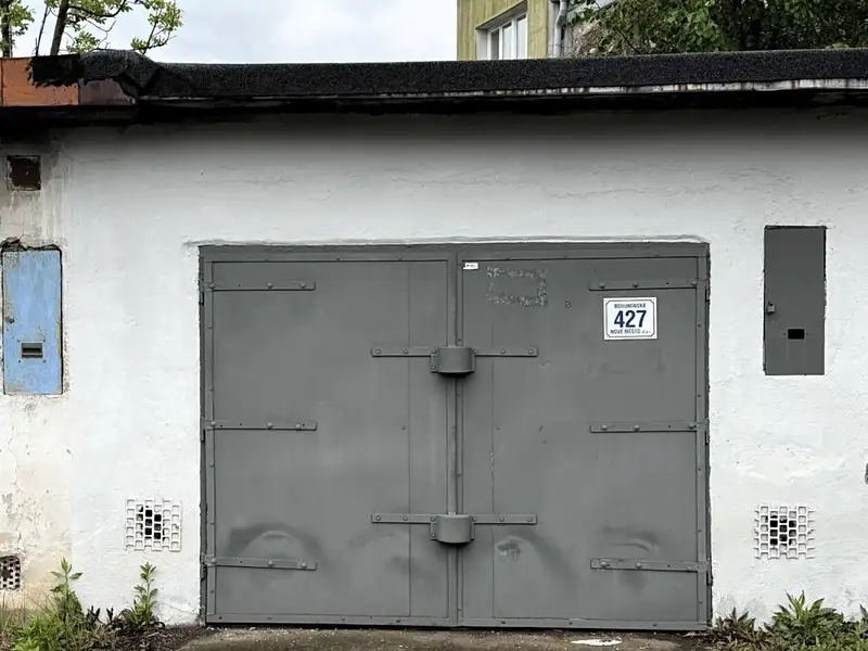 Pronájem garáže 18 m², Karviná – náhled fotky 1