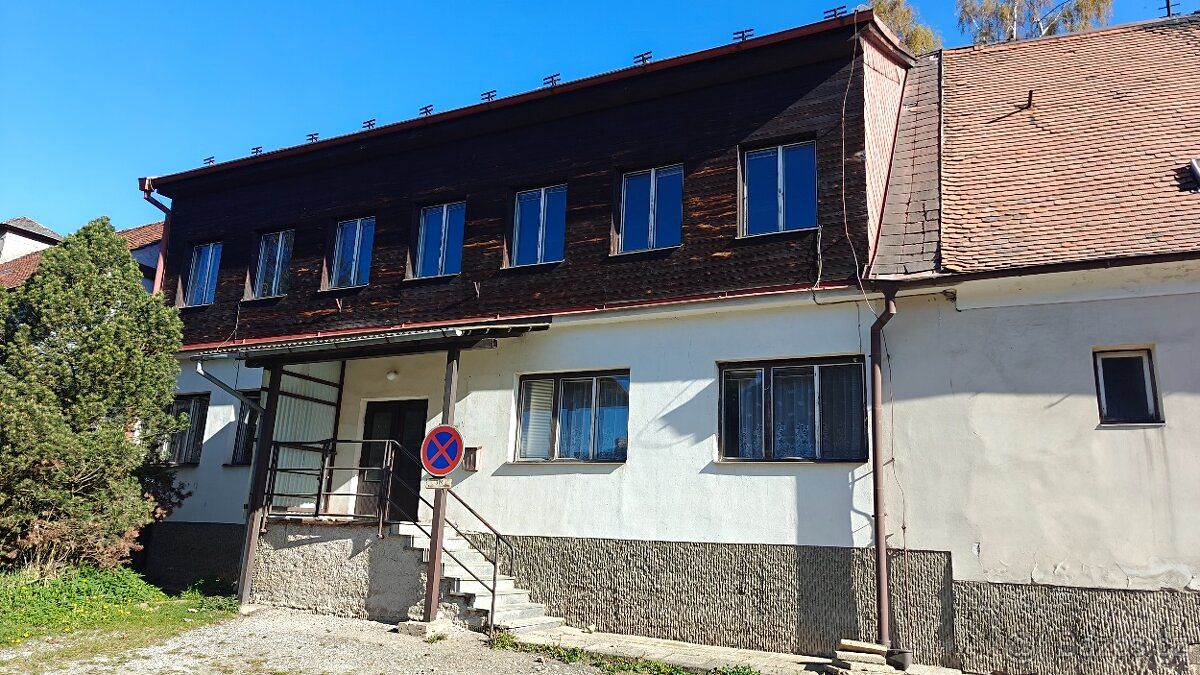Prodej rodinného domu 104 m², pozemek 334 m² – fotografie 2