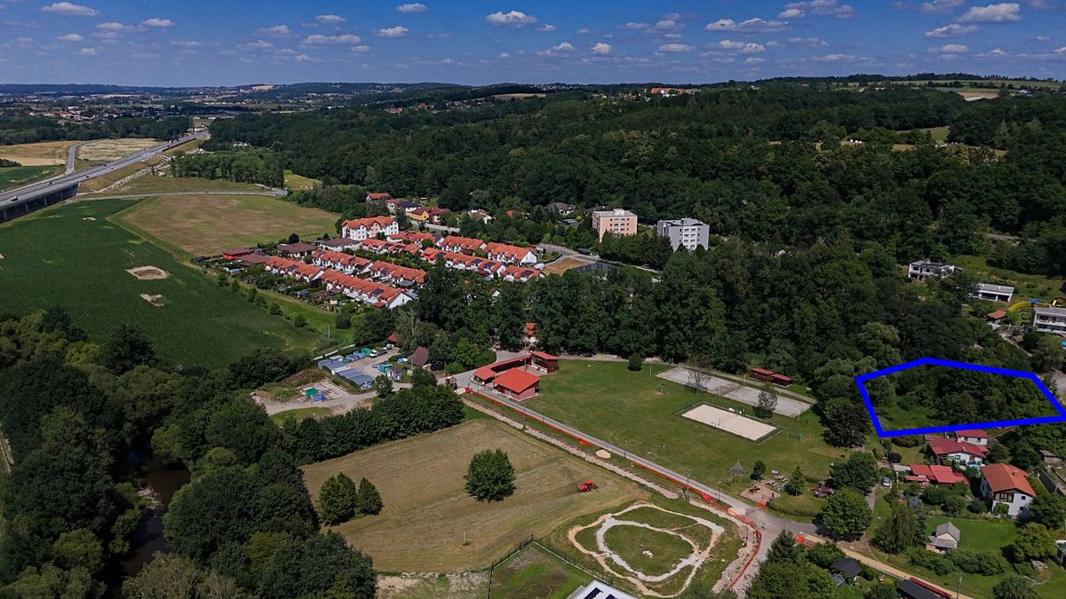 Prodej stavebního pozemku 1215 m² – fotografie 3