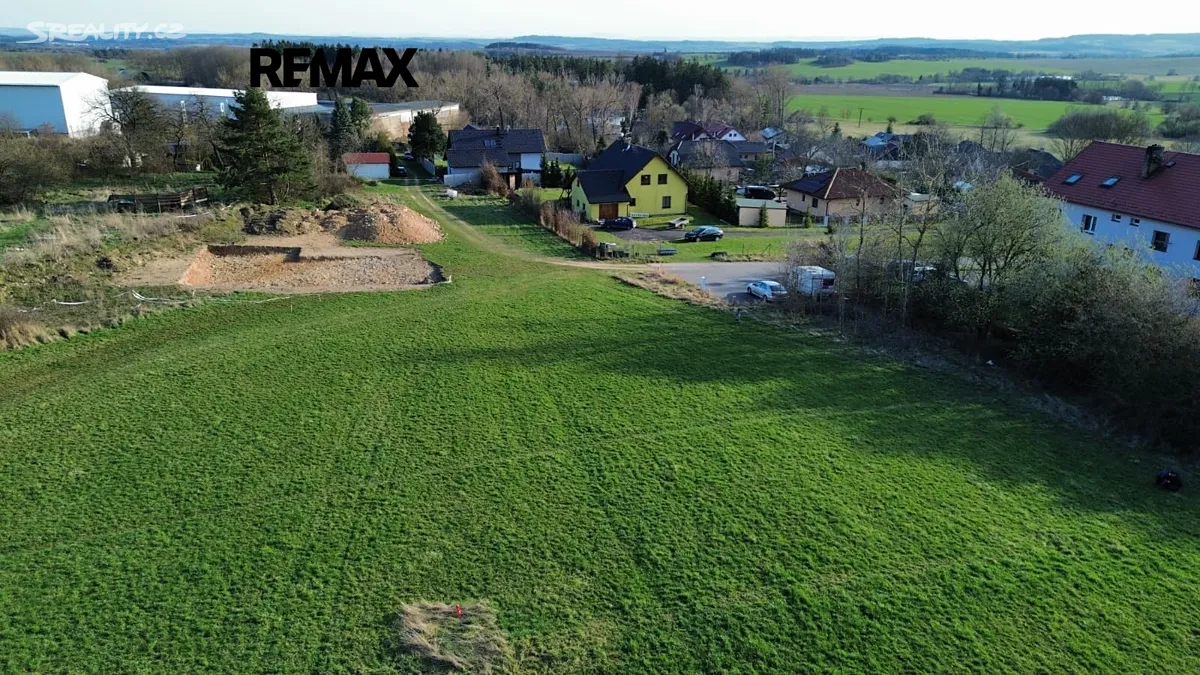 Prodej stavebního pozemku 1215 m², Narysov