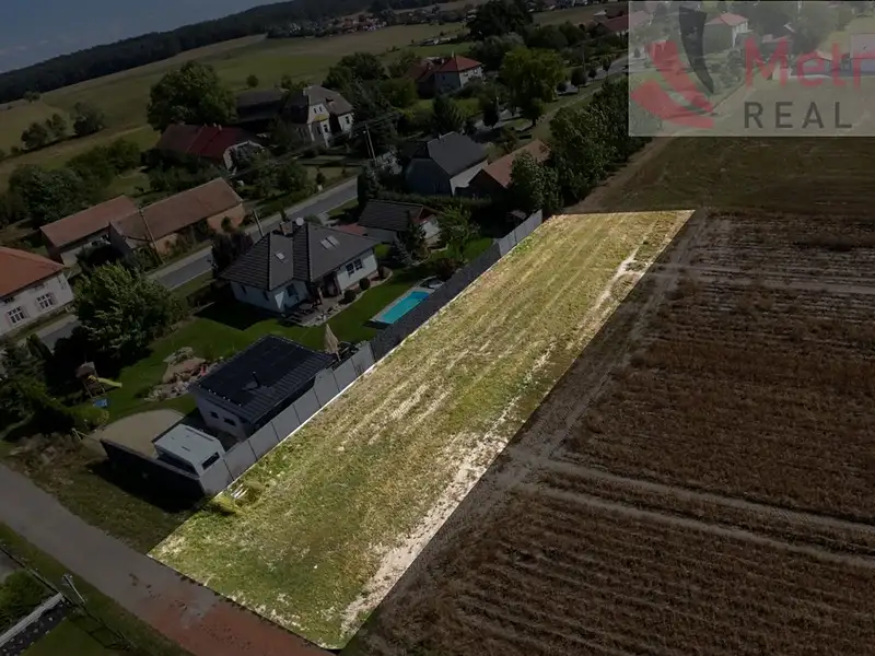 Prodej stavebního pozemku 989 m², Chvojenec – náhled fotky 1