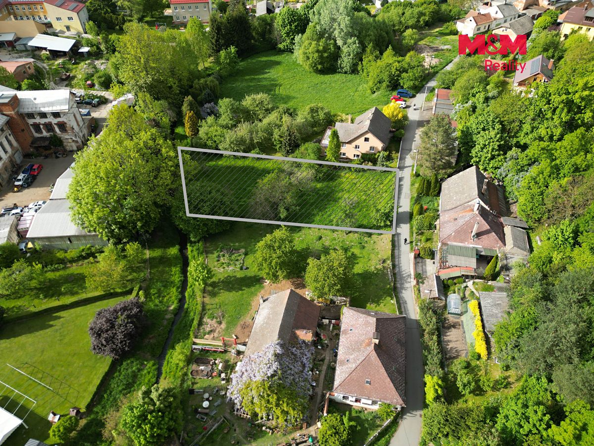 Prodej stavebního pozemku 1095 m² – fotografie 2