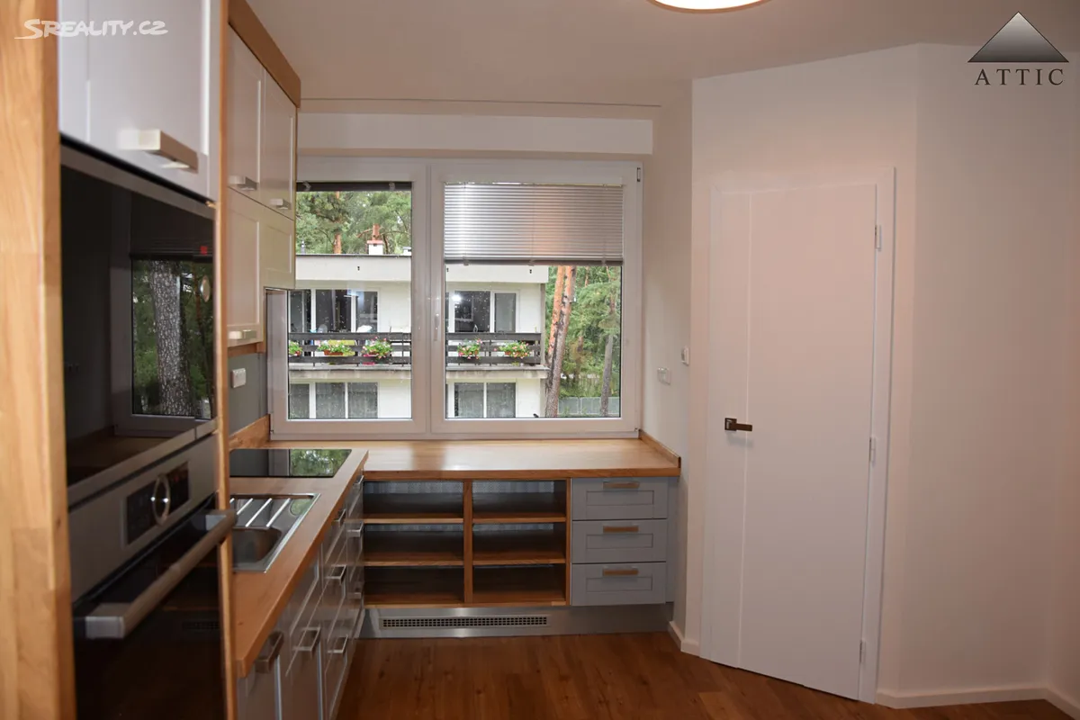 Pronájem bytu 3+1 84 m² – pohled 4