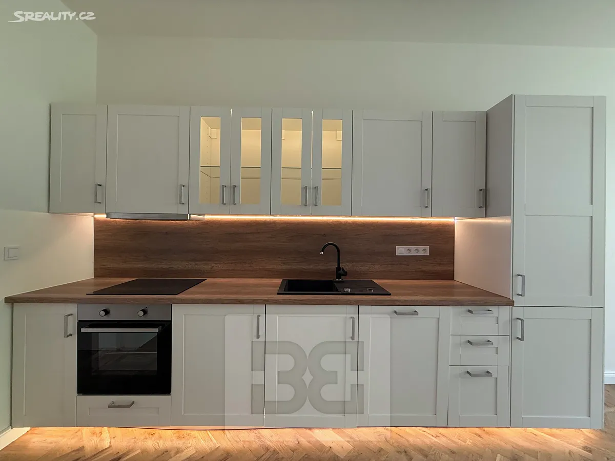 Pronájem bytu 2+kk 44 m² – pohled 5