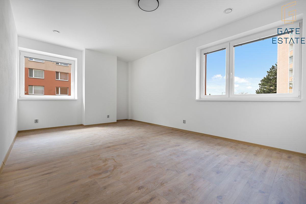 Pronájem bytu 2+kk 72 m² – fotografie 3