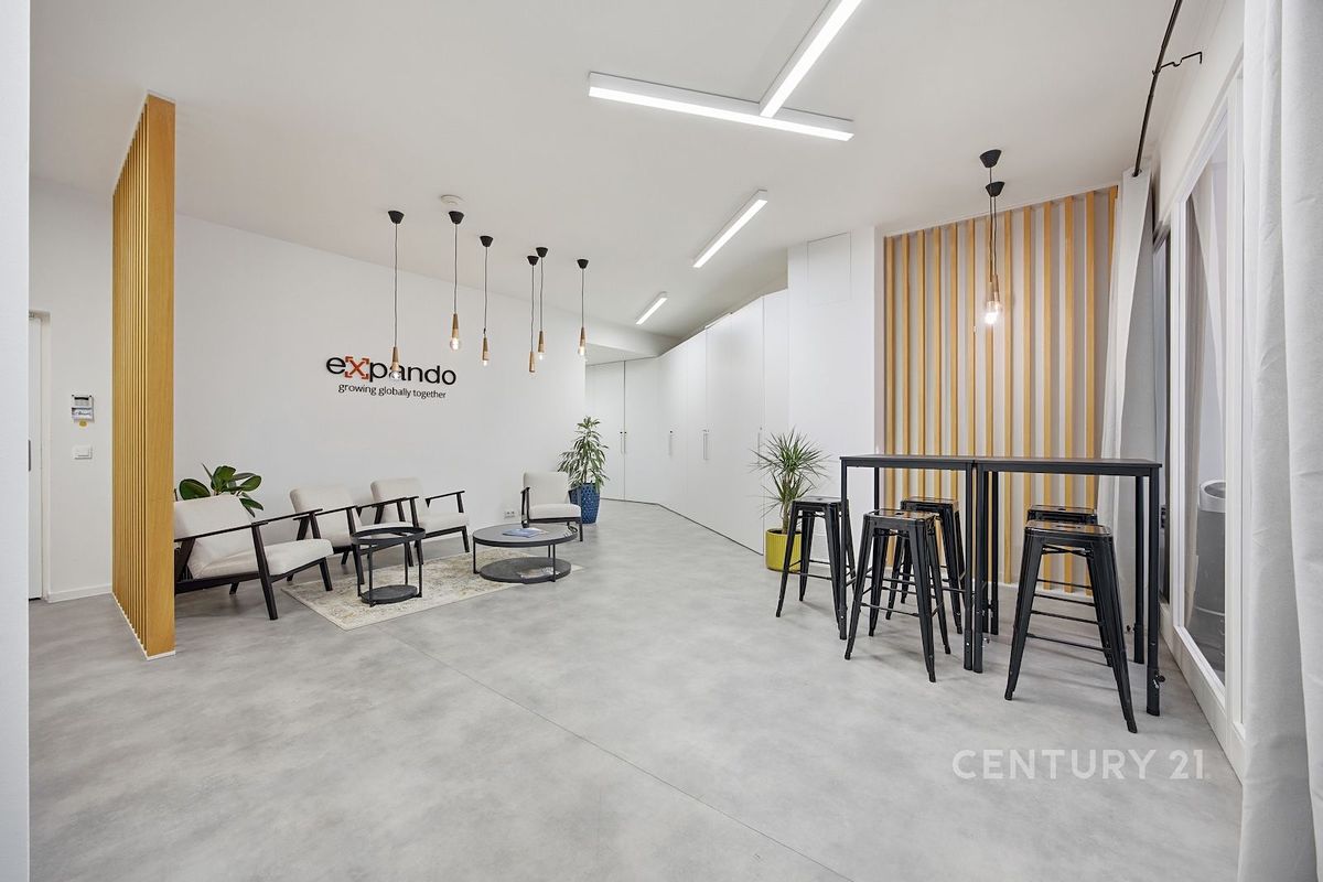 Prodej kanceláře 232 m² – fotografie 2