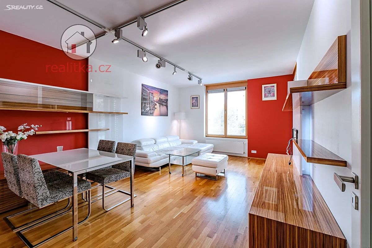Pronájem bytu 2+kk 65 m²