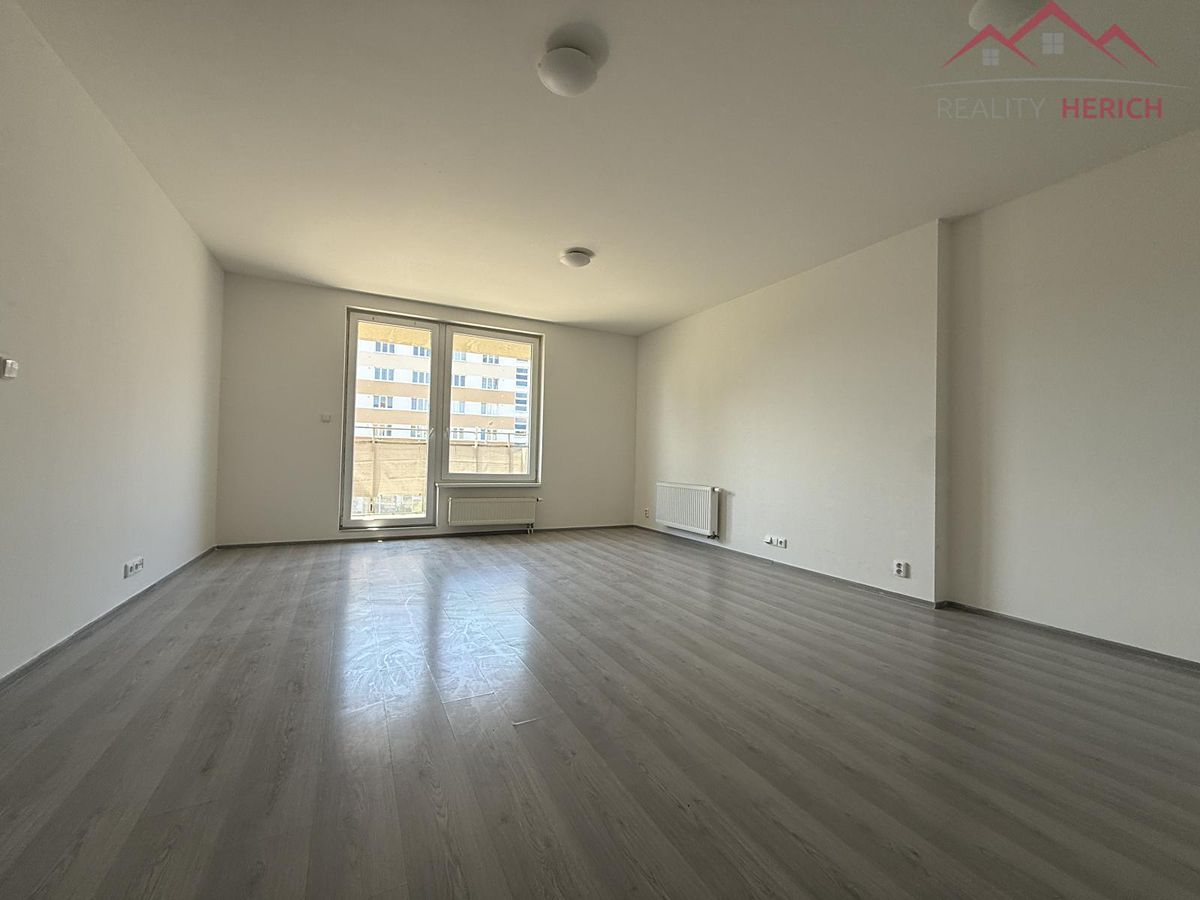 Pronájem bytu 2+kk 50 m² – fotografie 2