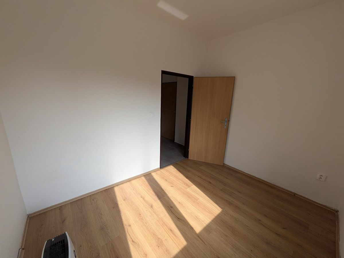 Pronájem bytu 2+kk 36 m² – fotografie 4