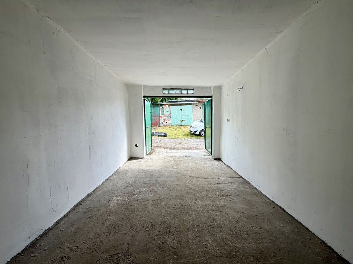 Pronájem garáže 18 m²
