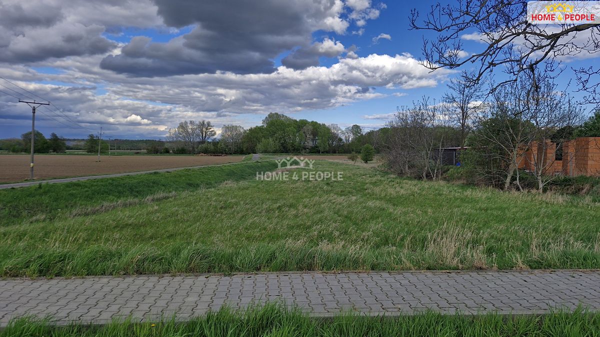 Prodej stavebního pozemku 1600 m² – fotografie 3