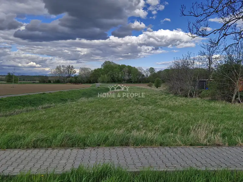 Prodej stavebního pozemku 1600 m², Cvrčovice – náhled fotky 3