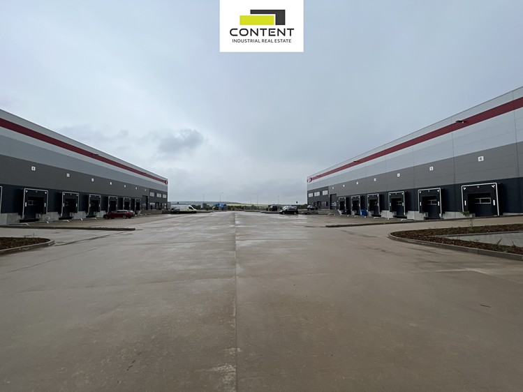 Pronájem komerčního prostoru, 3 496 m² (9 z 12)