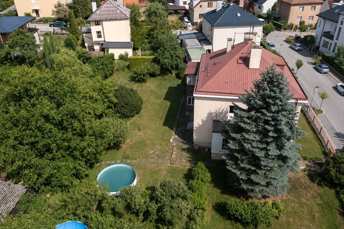 Prodej rodinného domu 256 m², pozemek 1203 m² – fotografie 3