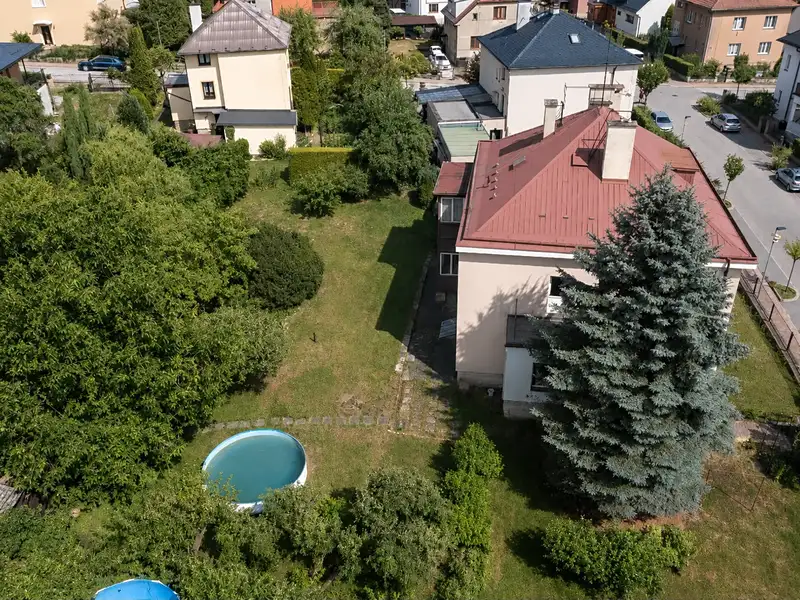 Prodej rodinného domu 256 m², pozemek 1203 m², Jičín – náhled fotky 3