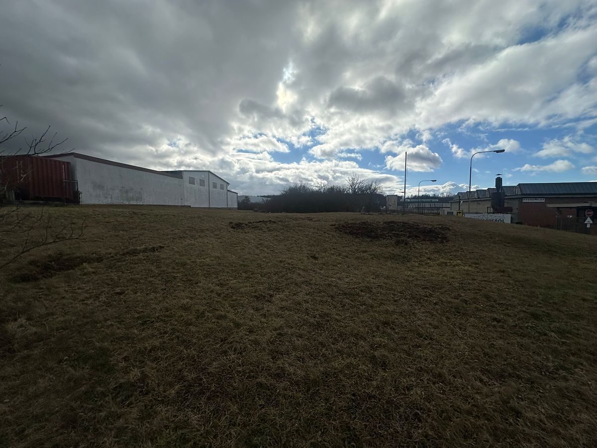 Prodej komerčního pozemku 5759 m² – fotografie 2