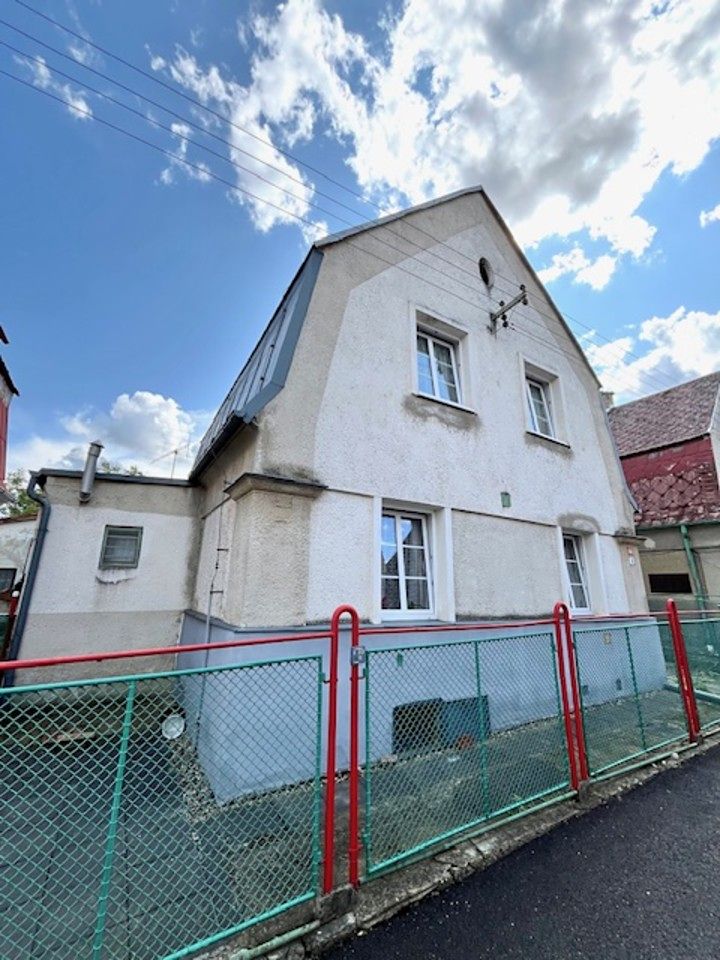 Prodej rodinného domu 130 m², pozemek 221 m² – fotografie 3