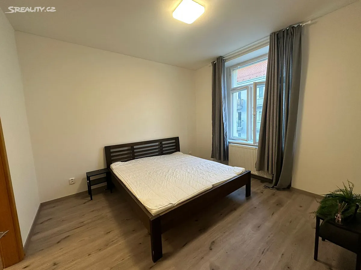 Pronájem bytu 2+kk 45 m² – pohled 5