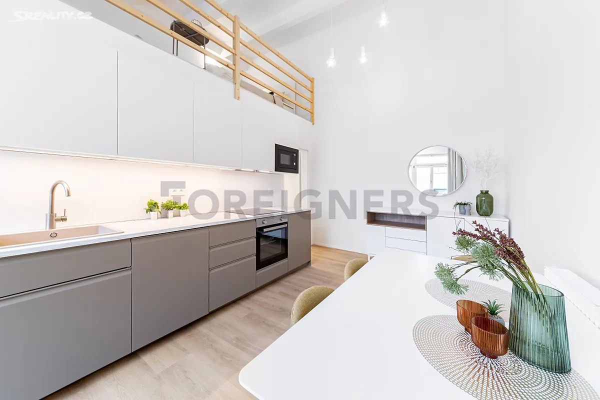 Pronájem bytu 1+kk 39 m² – pohled 2