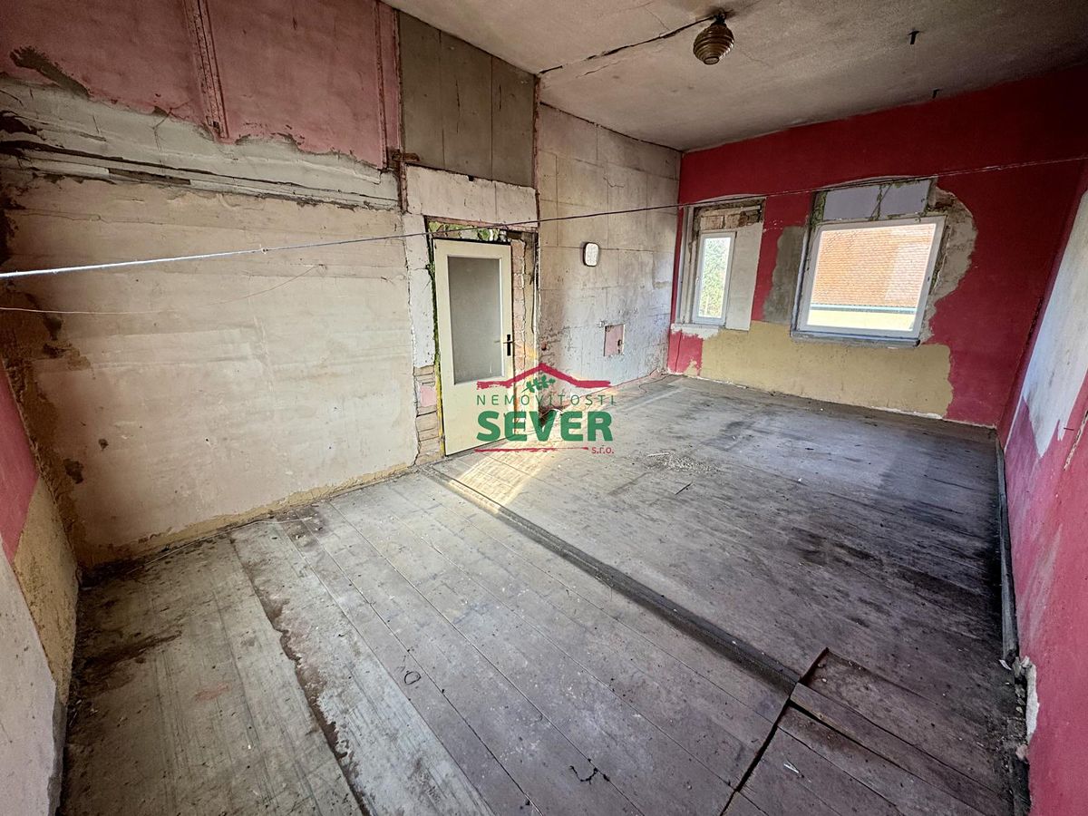 Prodej rodinného domu 300 m², pozemek 340 m² – fotografie 2