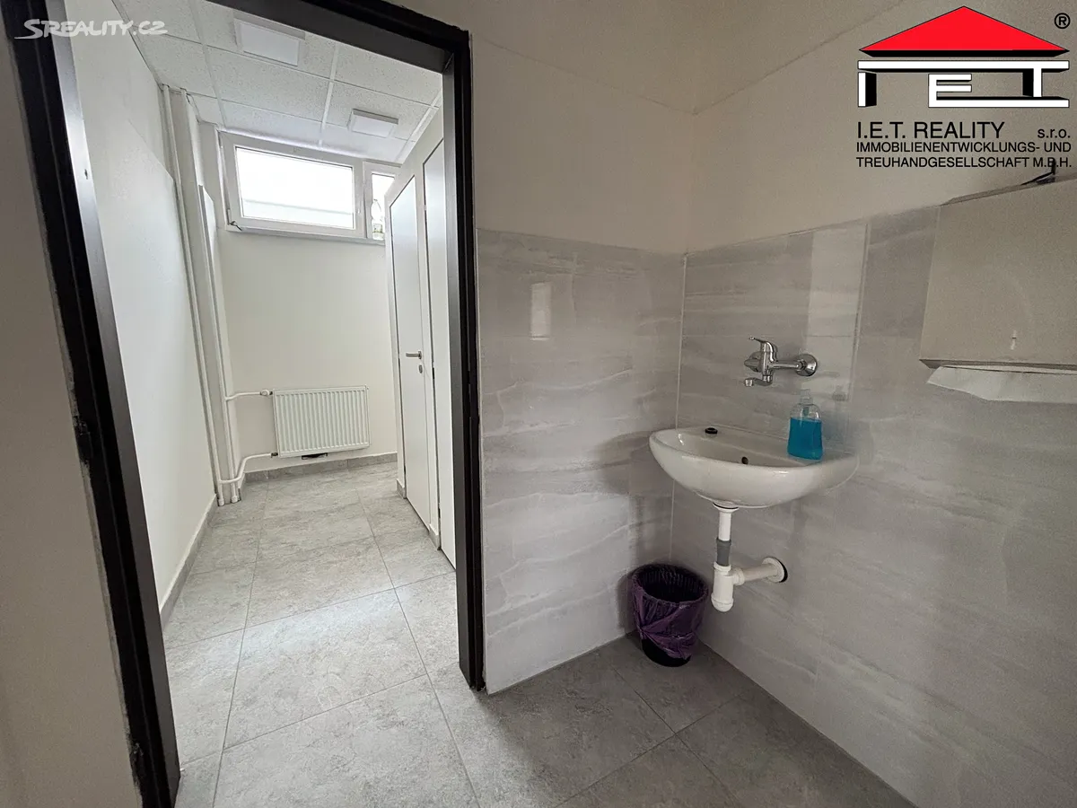 Pronájem kanceláře 140 m² - Widok 4