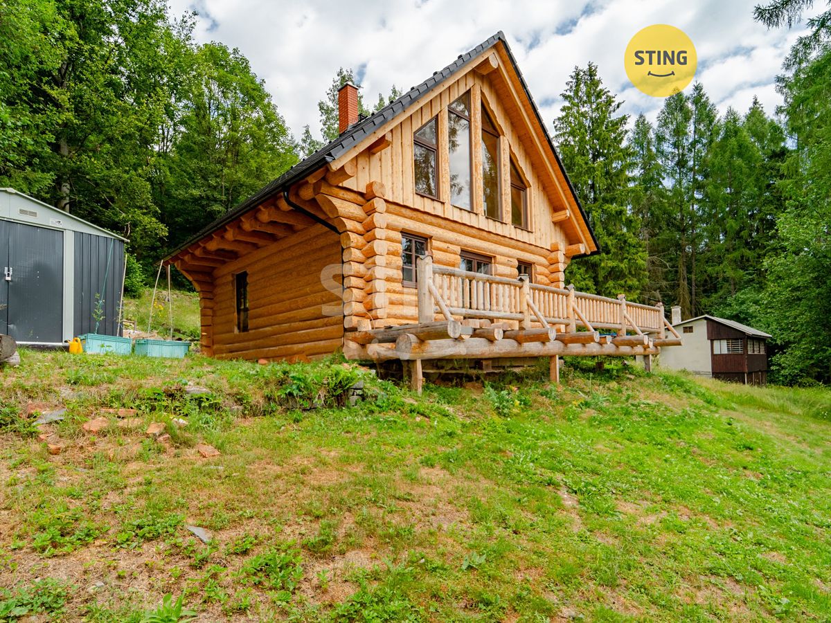 Prodej rodinného domu 118 m², pozemek 1779 m²