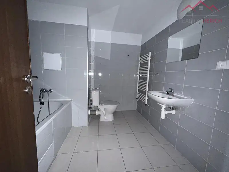 Pronájem bytu 2+kk 50 m², Chomutov – náhled fotky 3