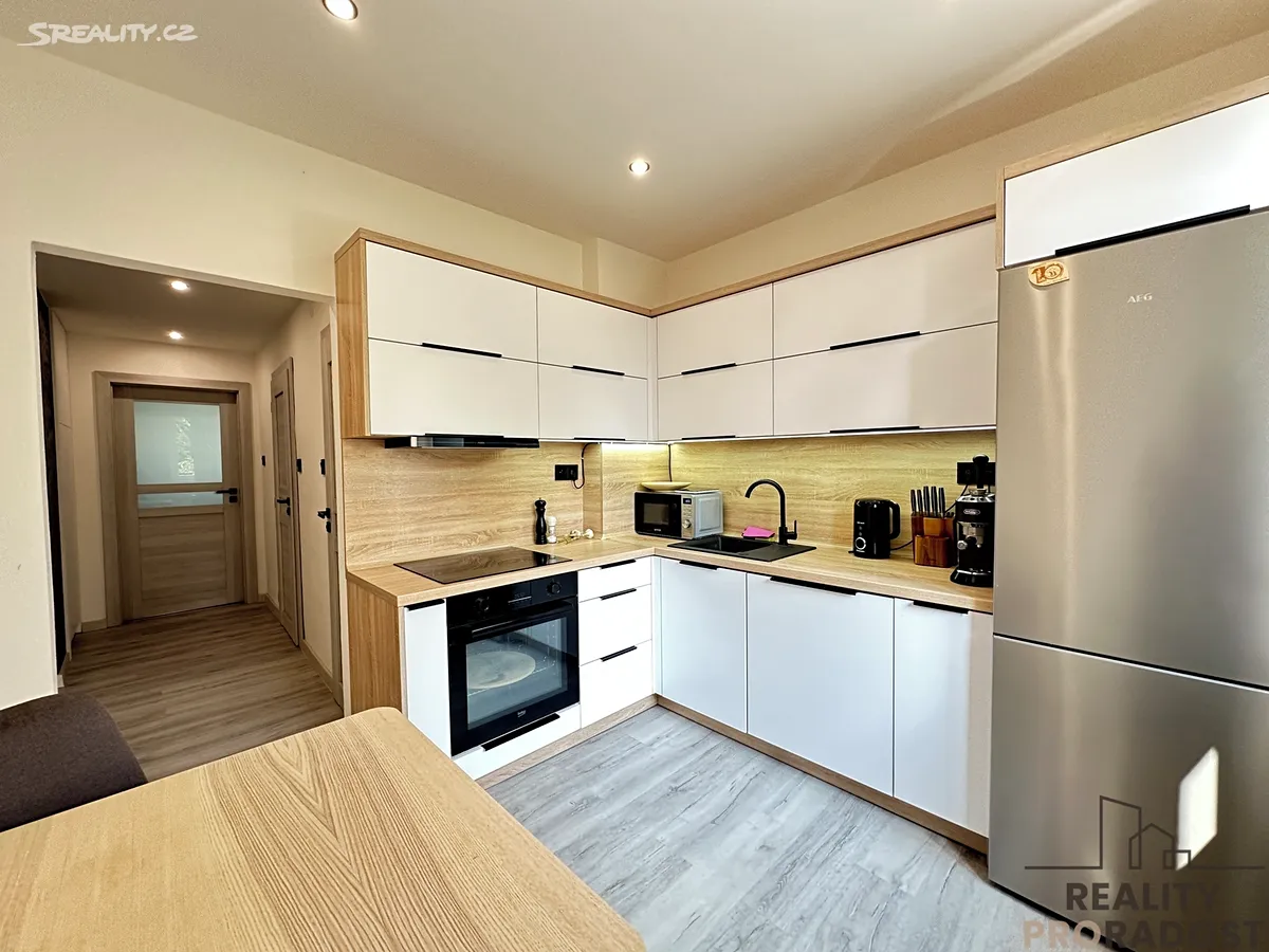 Prodej bytu 3+1 65 m² – pohled 2
