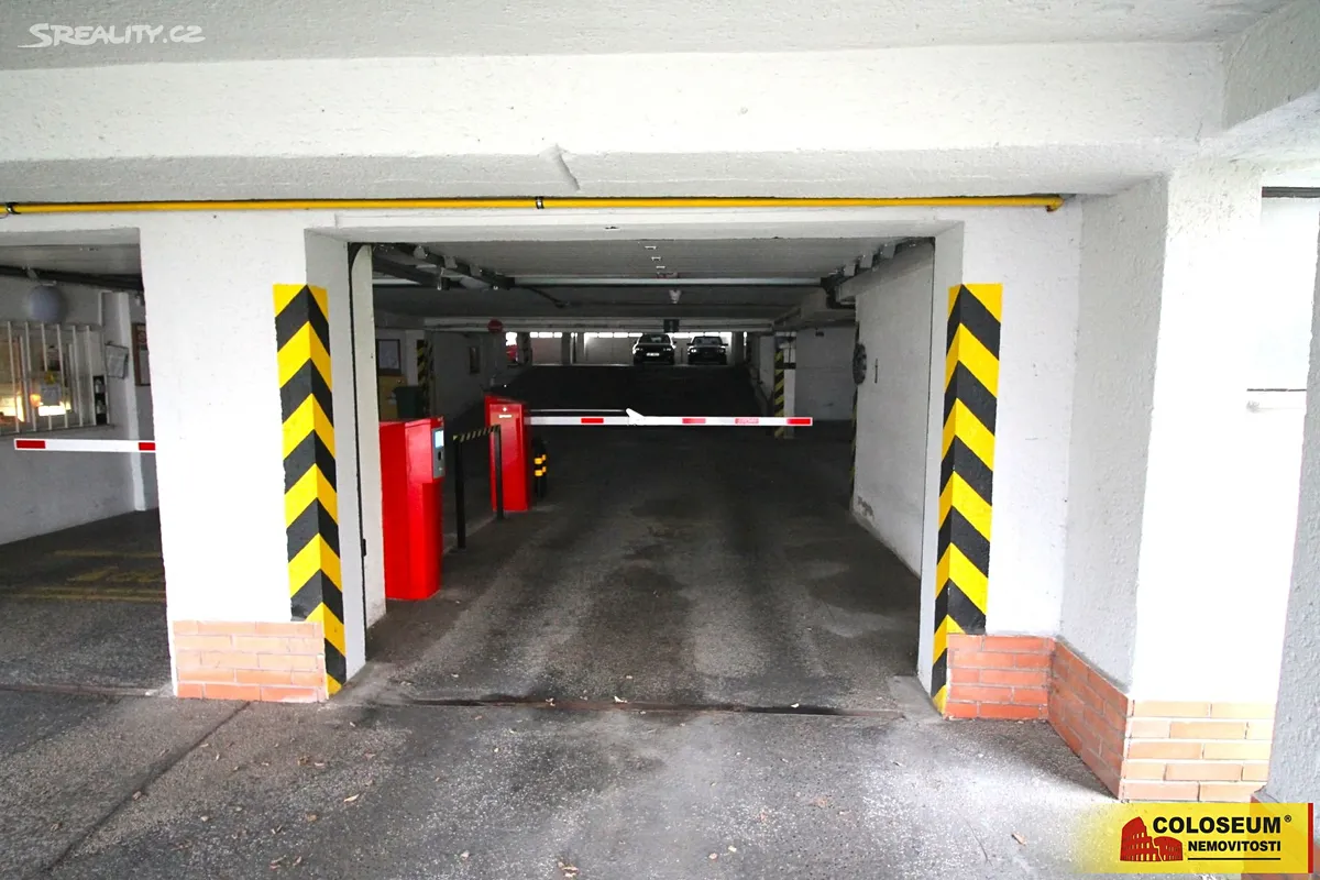 Prodej garážového stání 20 m² – další