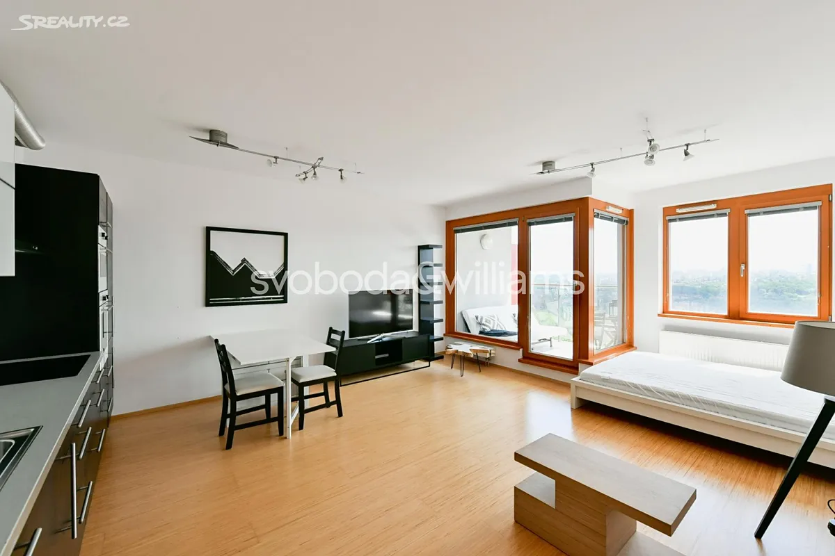 Pronájem bytu 1+kk 39 m², Praha