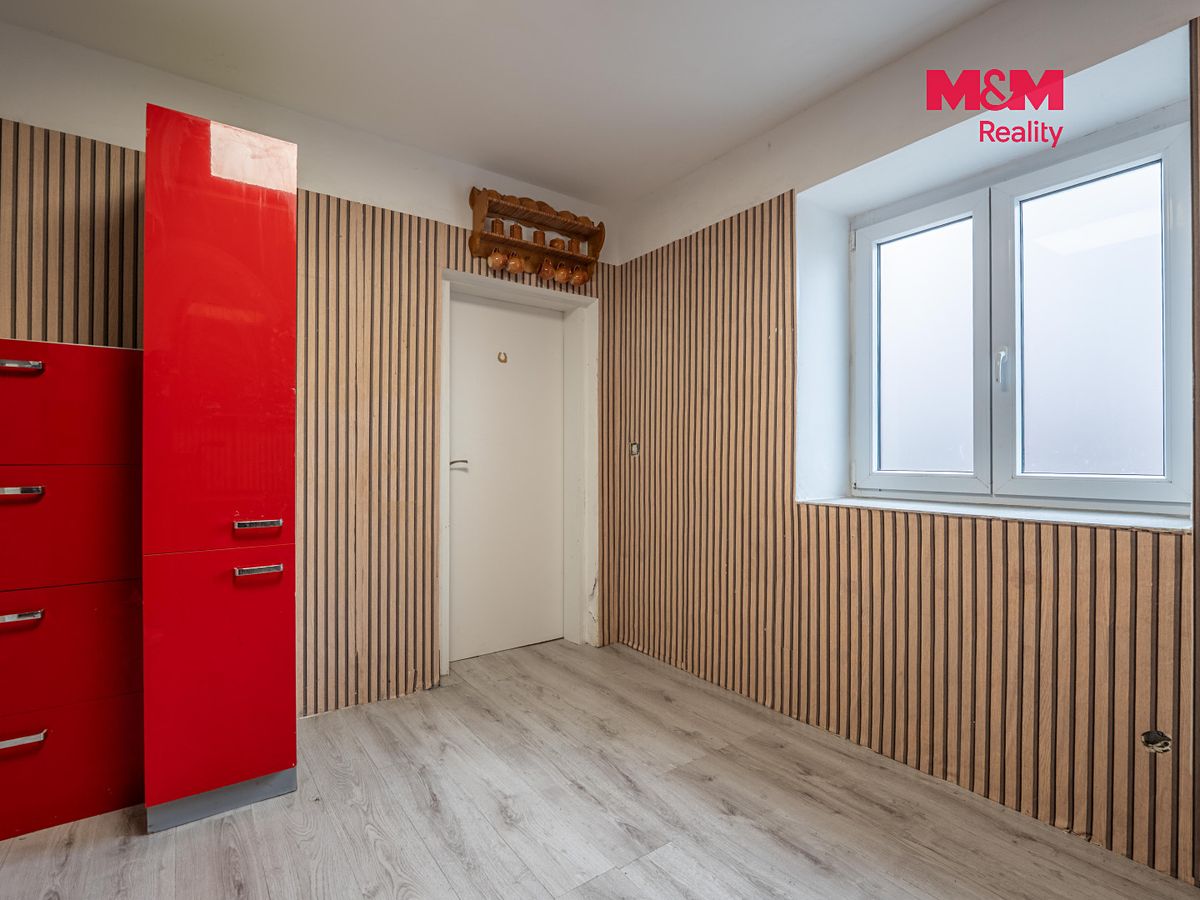 Prodej rodinného domu 150 m², pozemek 856 m² – fotografie 3