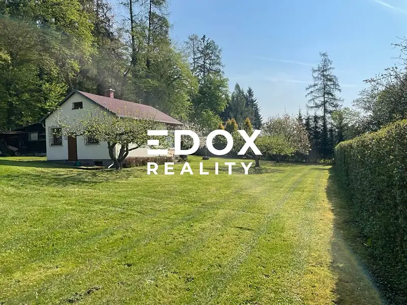 Prodej stavebního pozemku 1551 m², Strančice – náhled fotky 1
