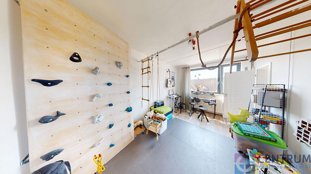 Pronájem rodinného domu 207 m², pozemek 406 m² – fotografie 5