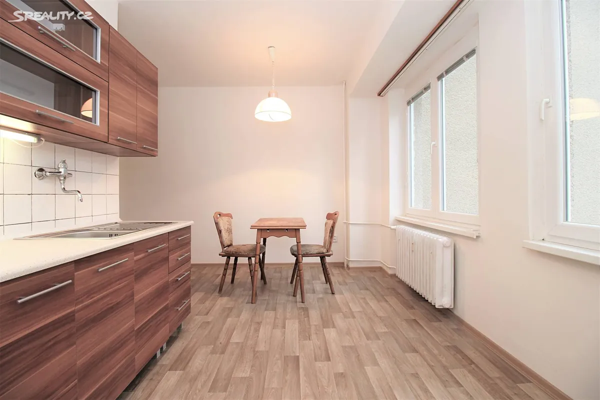 Pronájem bytu 2+1 56 m², Jesenice