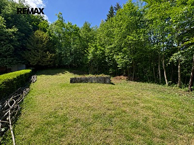Pronájem  zahrady 358 m²