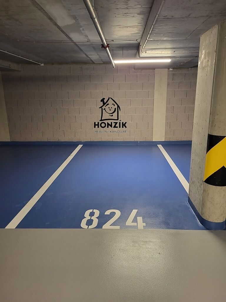 Pronájem garážového stání 15 m² – fotografie 3