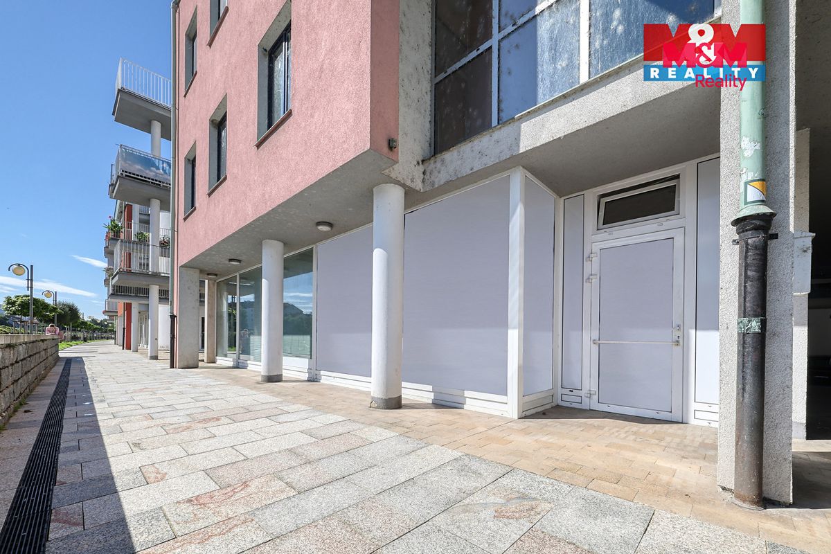 Pronájem obchodního prostoru 53 m² – fotografie 3
