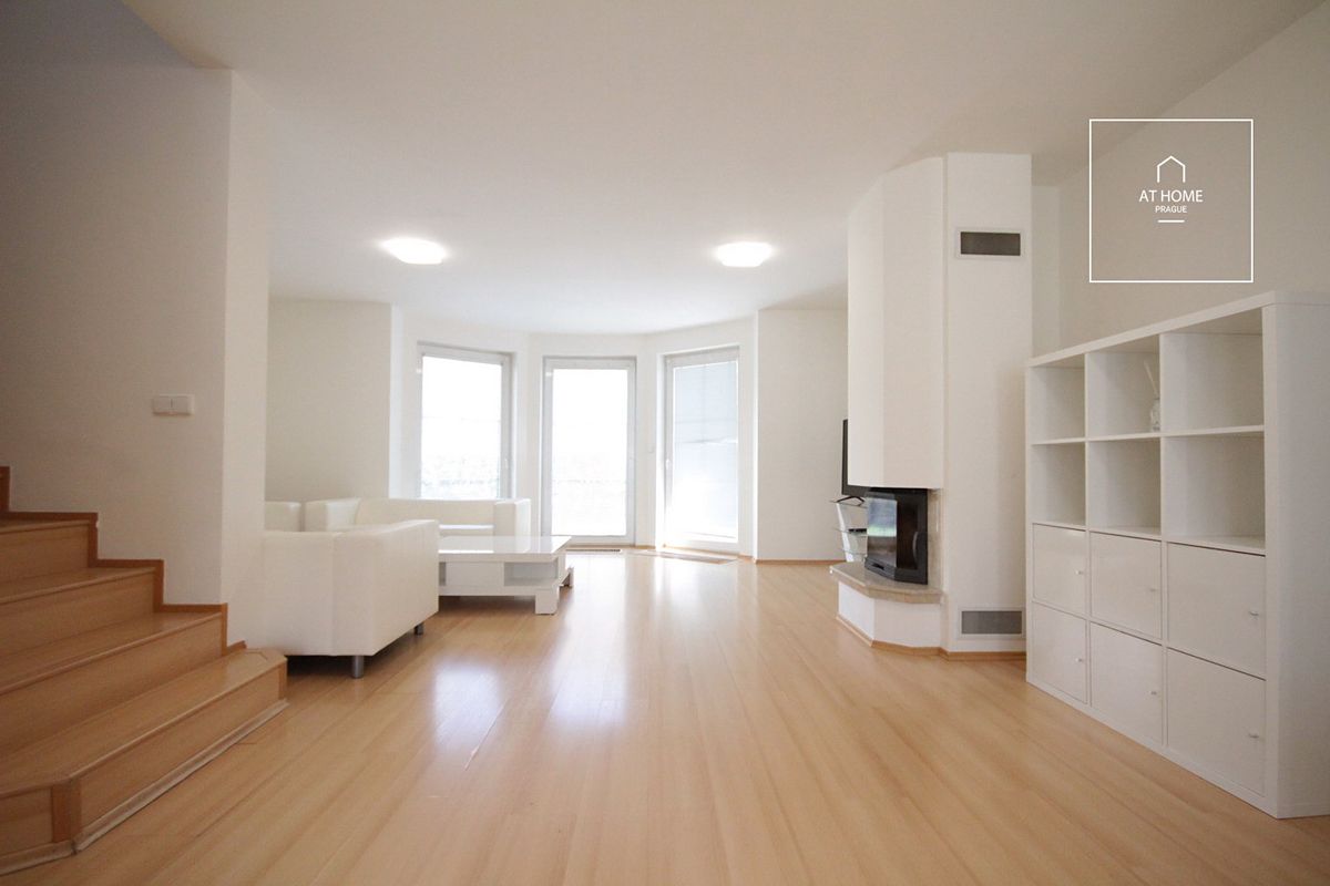 Pronájem rodinného domu 179 m², pozemek 760 m² – fotografie 3