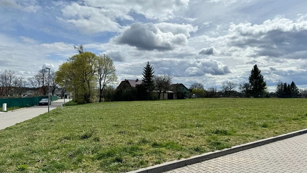 Prodej stavebního pozemku 610 m² – fotografie 2