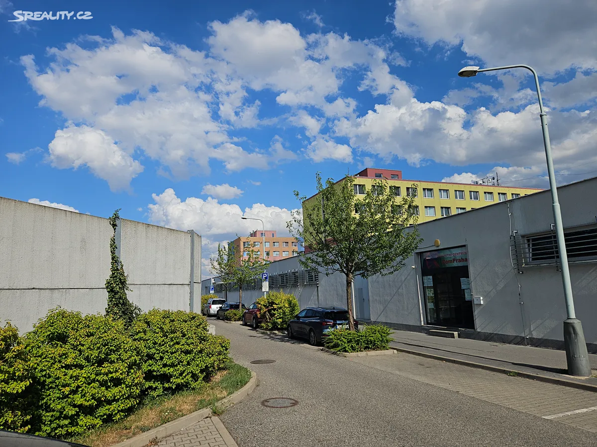 Prodej bytu 3+kk 73 m² – pohled 3