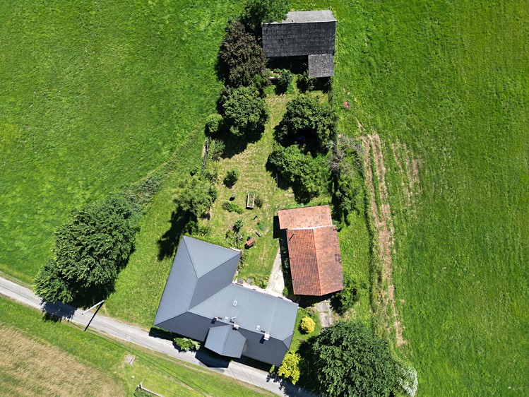 Haus zum Kauf, 199 m² (2 von 42)
