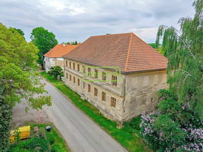 Prodej  rodinného domu 388 m², pozemek 3 321 m²